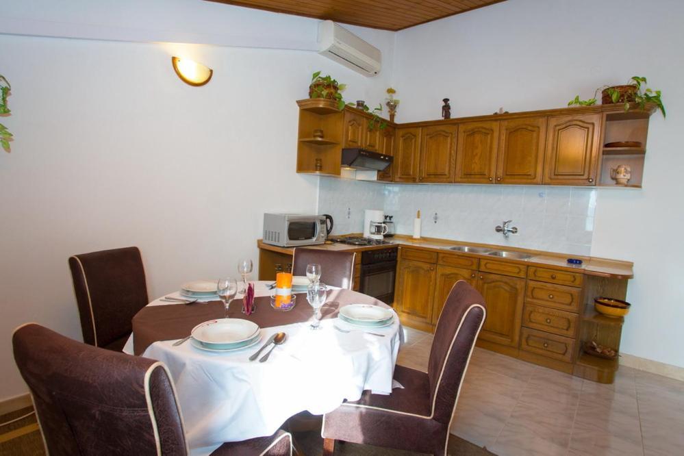 Apartments Tanja Подгора Экстерьер фото